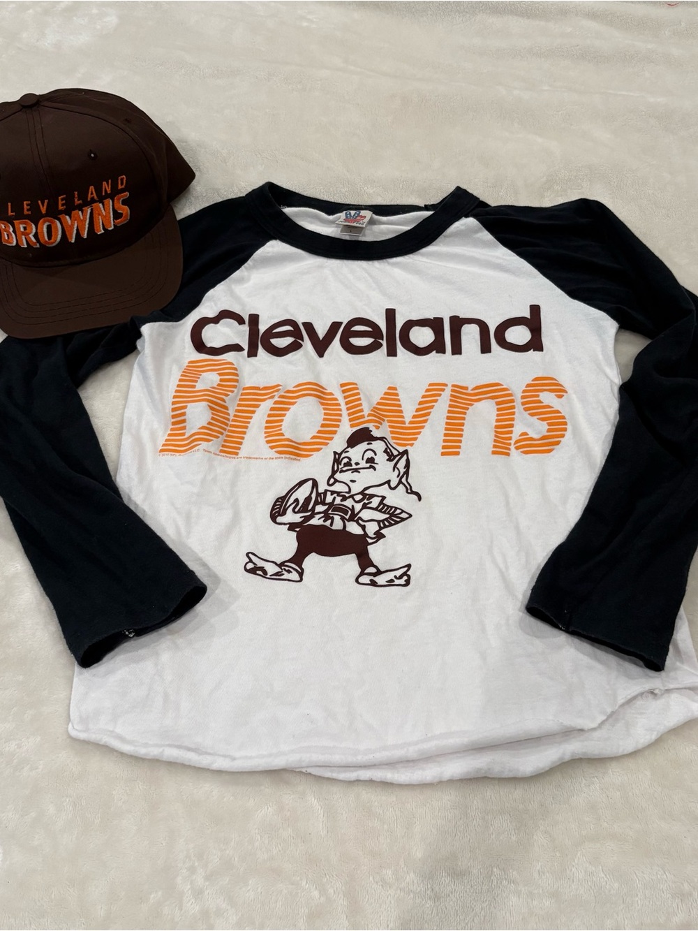 Cleveland Browns Youth Old School Tee w Vintage Kids Flat Brim SnapBack Trucker